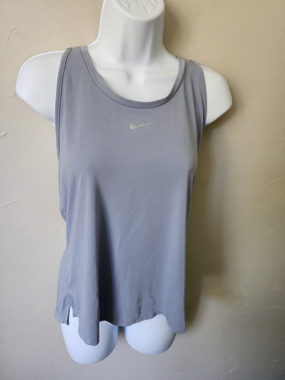 Nike Women’s Grey Athletic Tank Top Size Medium